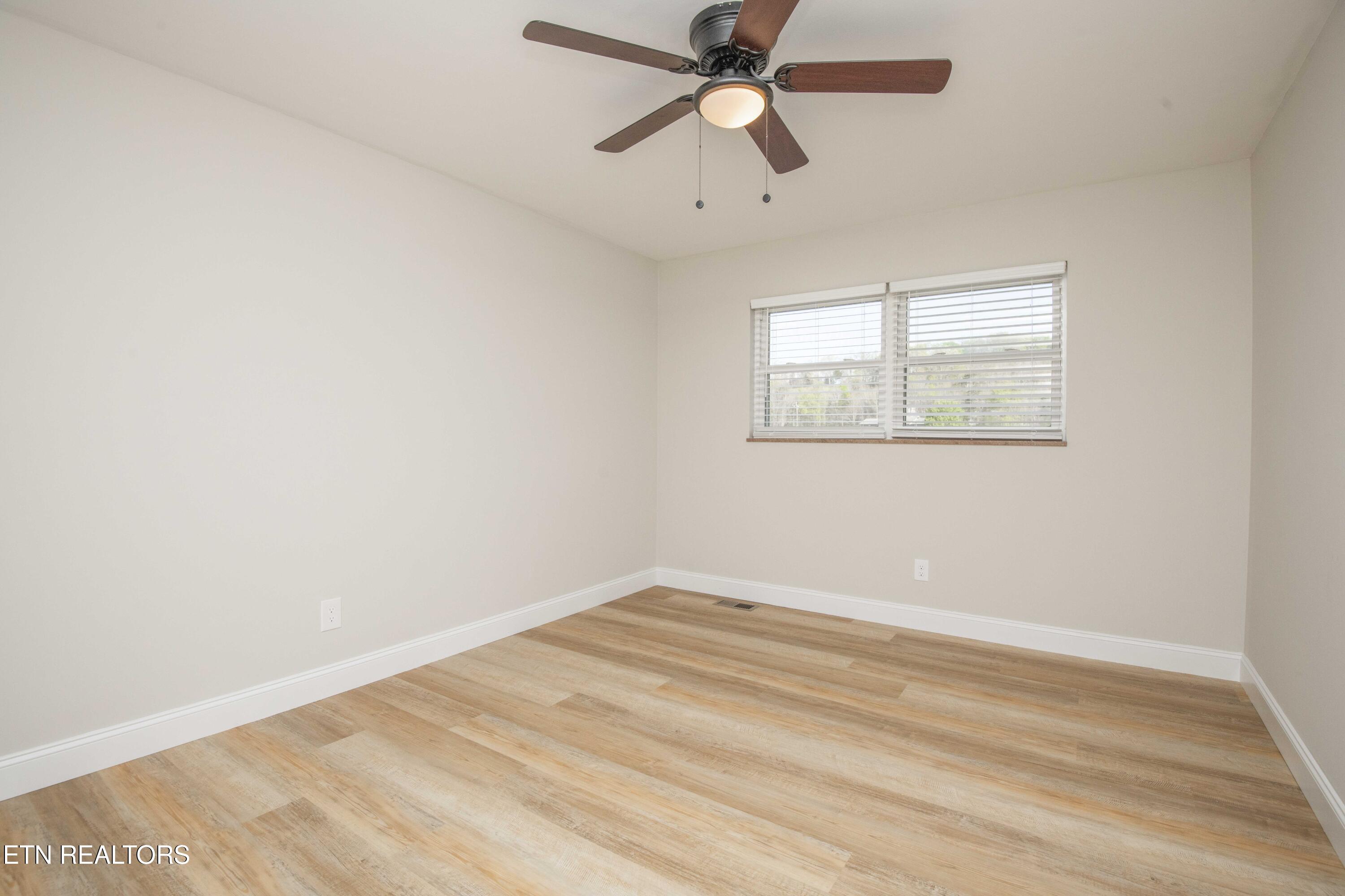 10732 Richland Road Mascot, TN 37806 - Photo 24 of 59 third bed 3_1