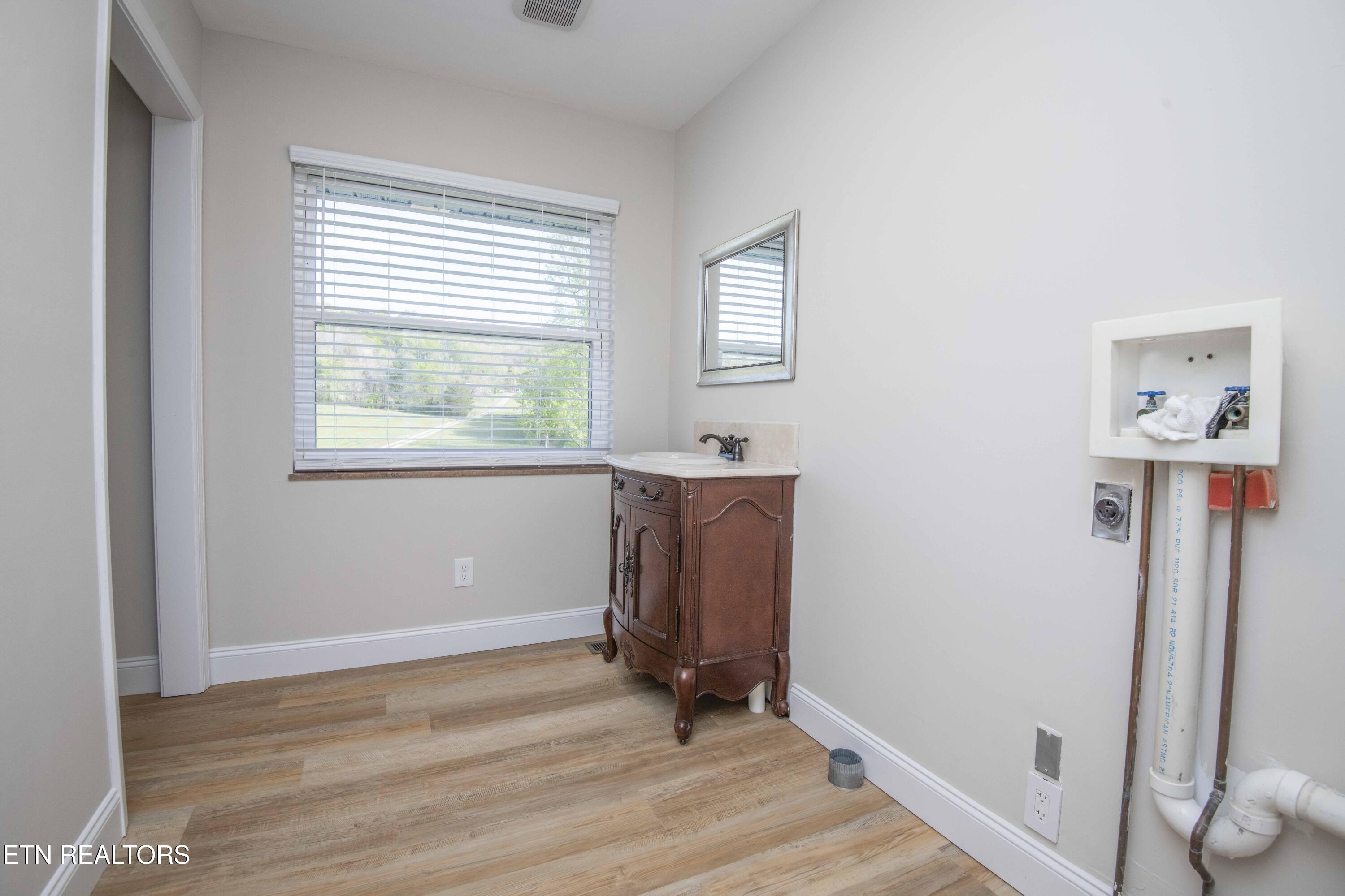 10732 Richland Road Mascot, TN 37806 - Photo 31 of 59 second bath_1