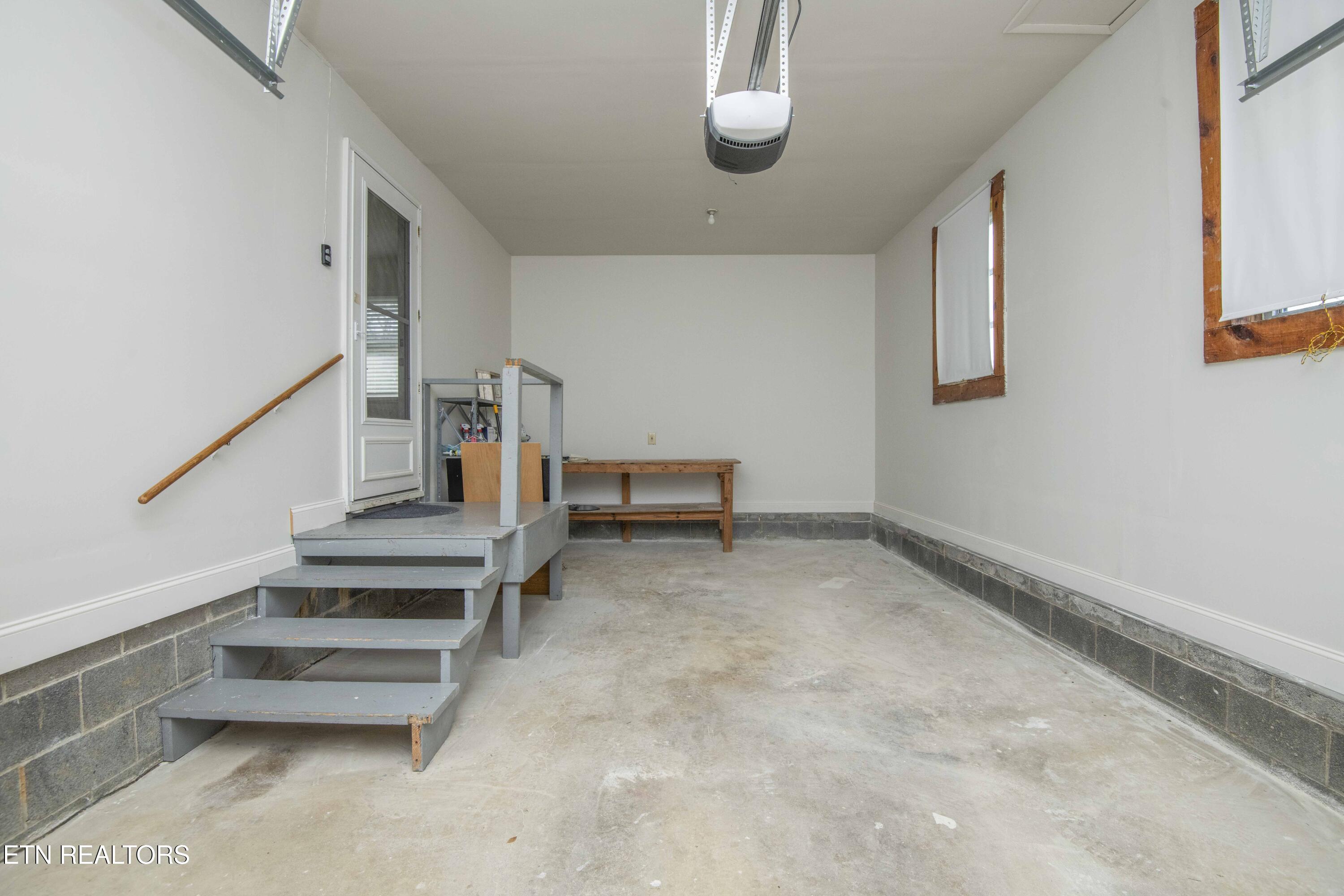 10732 Richland Road Mascot, TN 37806 - Photo 33 of 59 garage_1