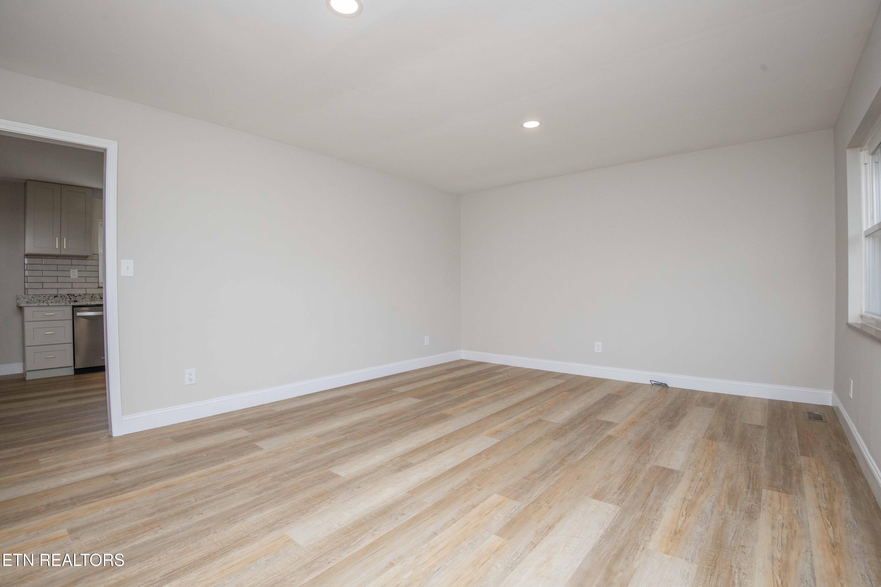 10732 Richland Road Mascot, TN 37806 - Photo 5 of 59 living 2_1