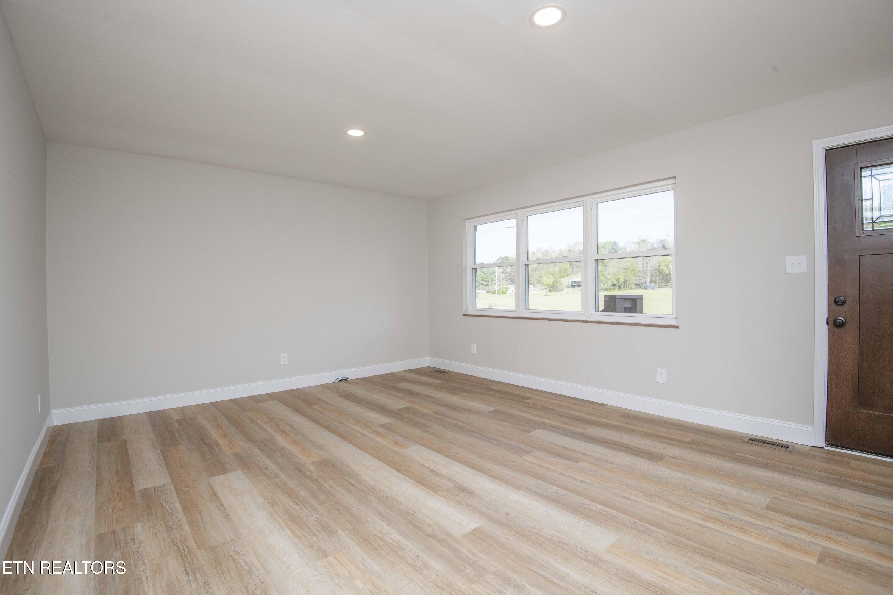 10732 Richland Road Mascot, TN 37806 - Photo 6 of 59 living 3_1