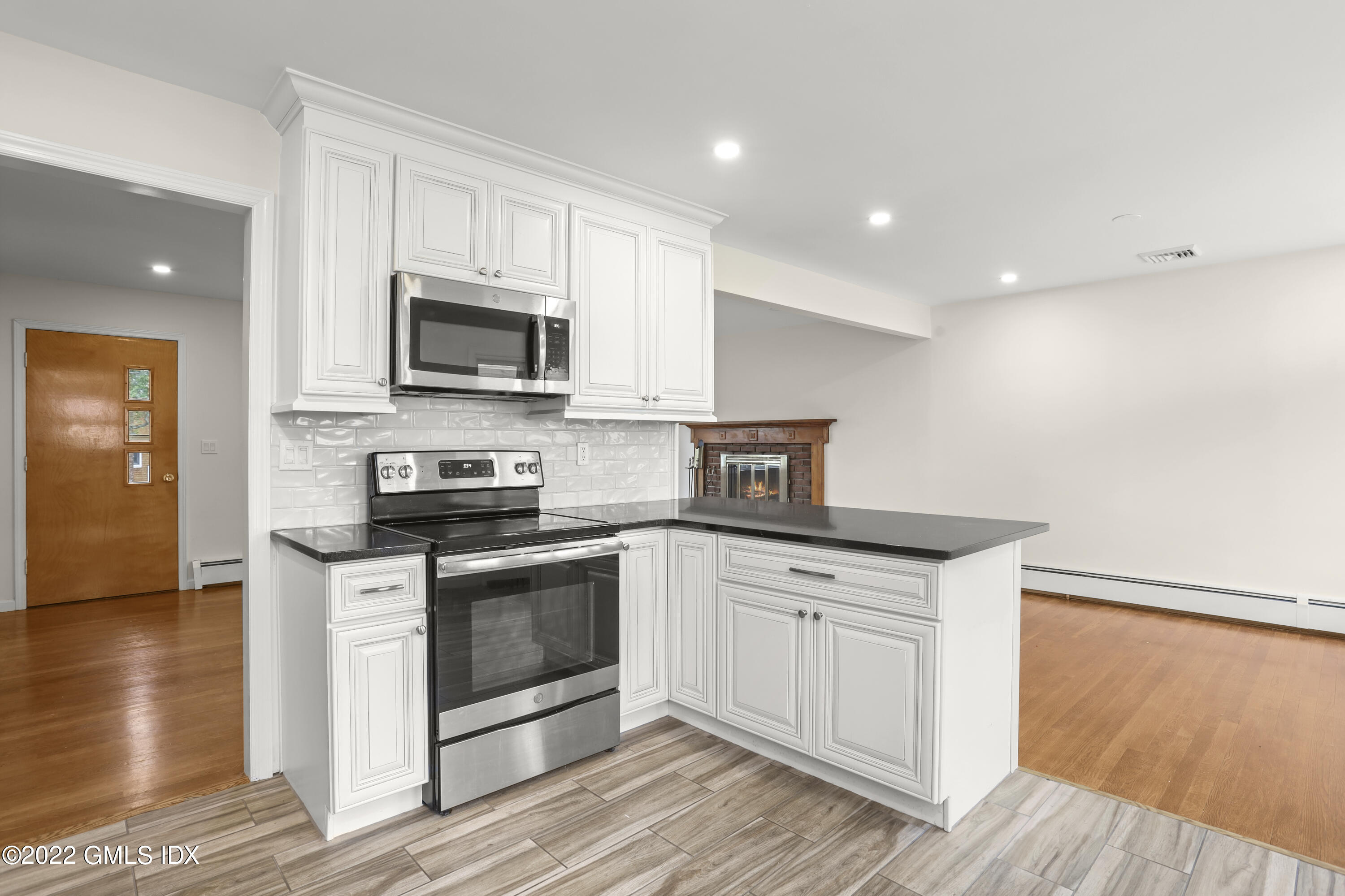 29 Thorn Hill Road Riverside, CT 06878 - Photo 13 of 37 kitchen