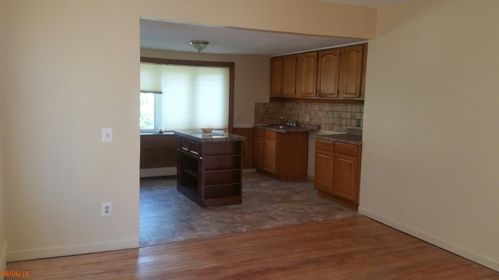 11 Riley Street Worcester, MA 01610 - Photo 8 of 17 Gallery Image 8