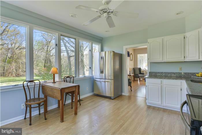 1413 Tar Point Road Pasadena, MD 21122 - Photo 10 of 29 Kitchen