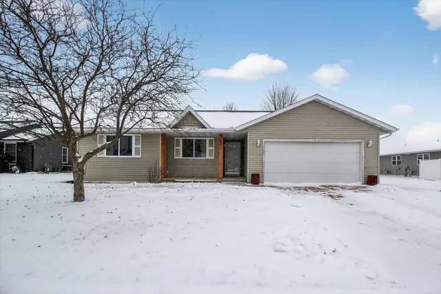 $359,900 | 52 Gunther Drive, Evansville, WI 53536