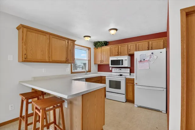 $359,900 | 52 Gunther Drive, Evansville, WI 53536