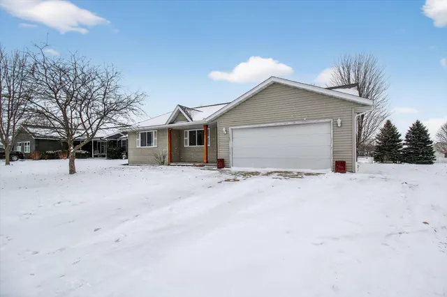 $359,900 | 52 Gunther Drive, Evansville, WI 53536