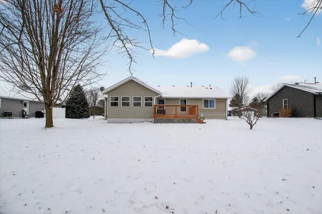 $359,900 | 52 Gunther Drive, Evansville, WI 53536