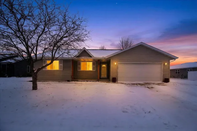 $359,900 | 52 Gunther Drive, Evansville, WI 53536