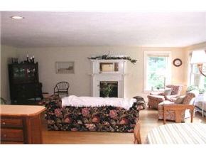 53 Stowell Road Bedford, NH 03110 - Photo 4 of 5