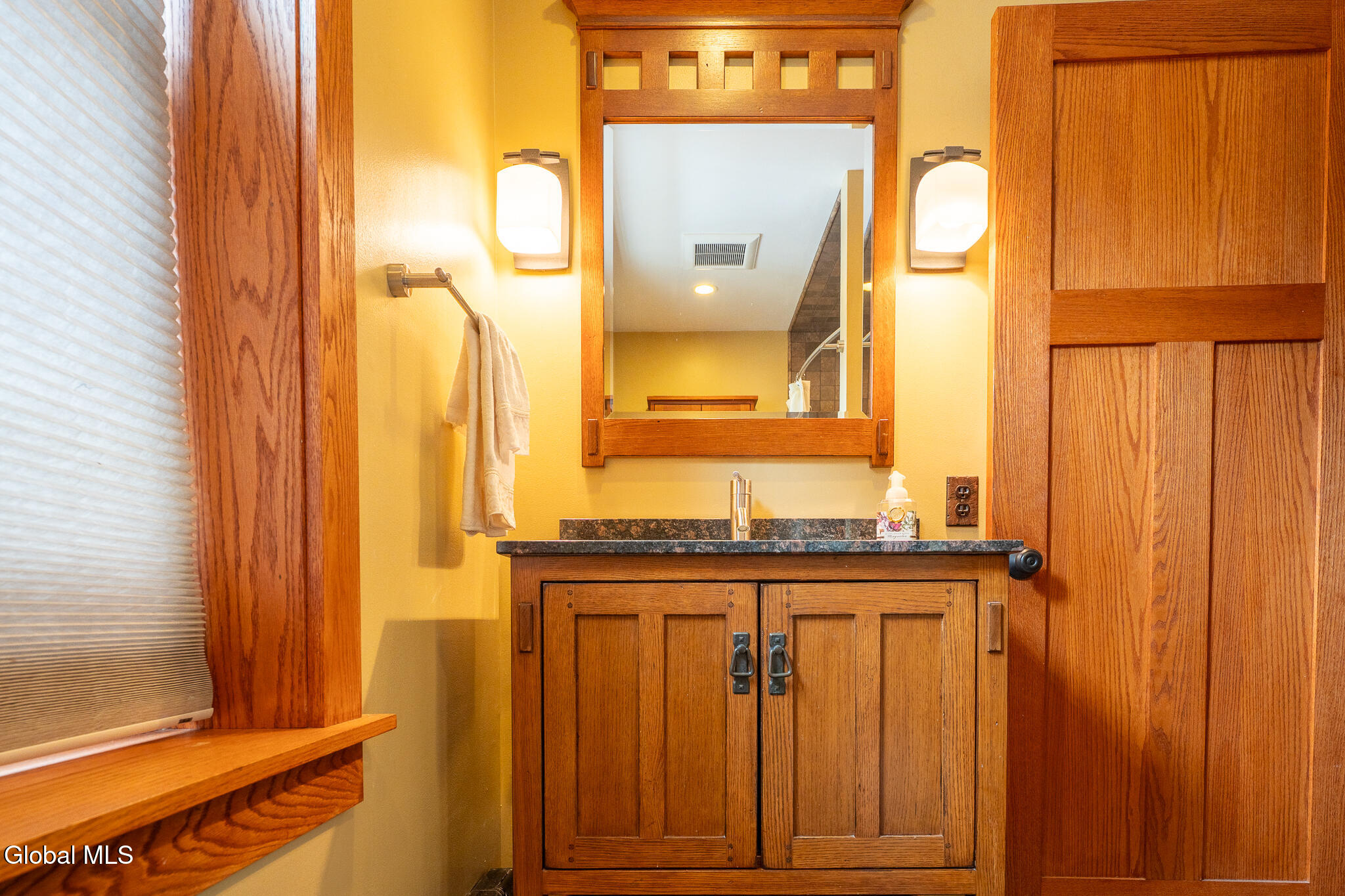 18 Bridge Street Bethlehem, NY 12159 - Photo 29 of 69 33