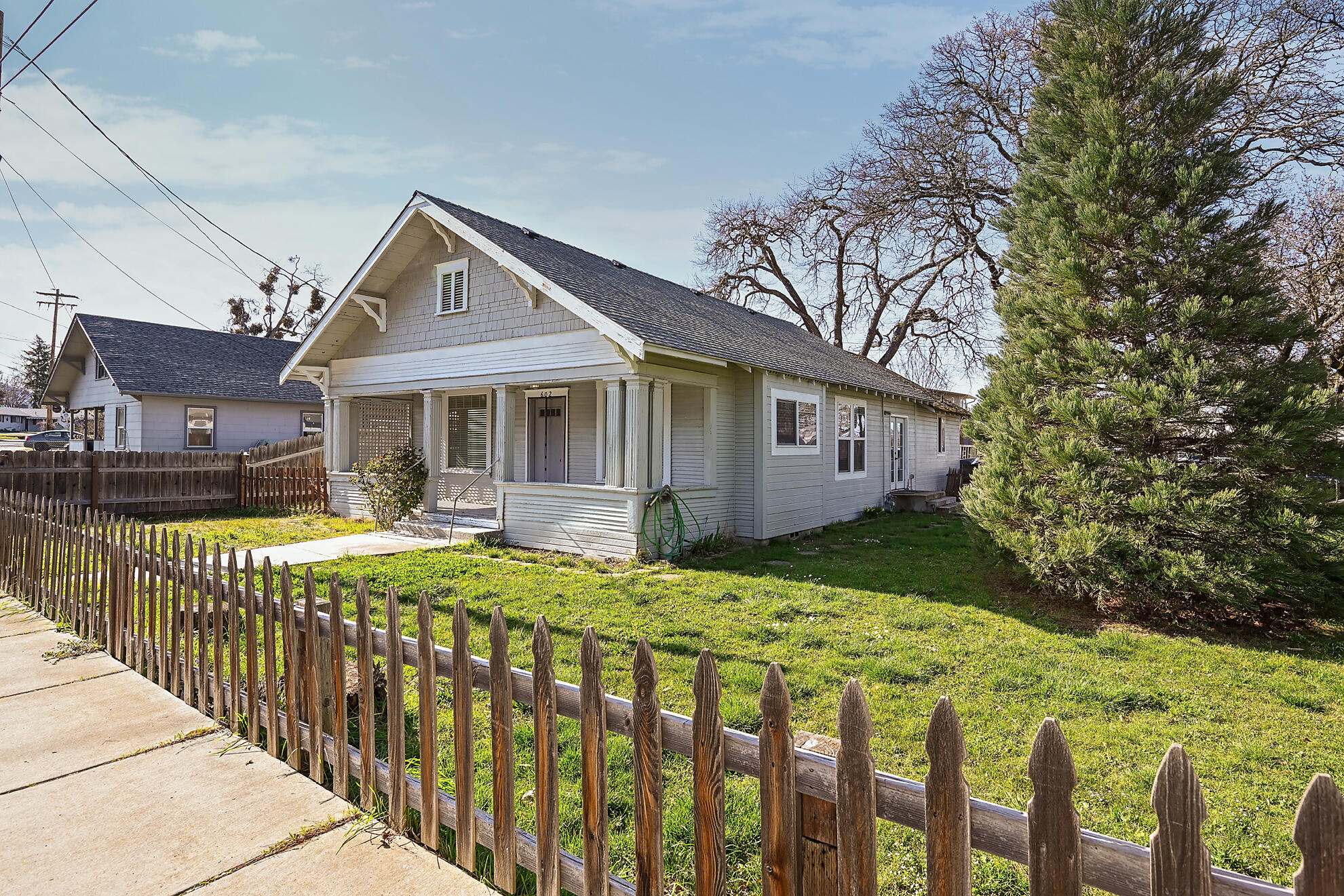 602 4th Street Phoenix, OR 97535 - Photo 1 of 19 W Fourth018