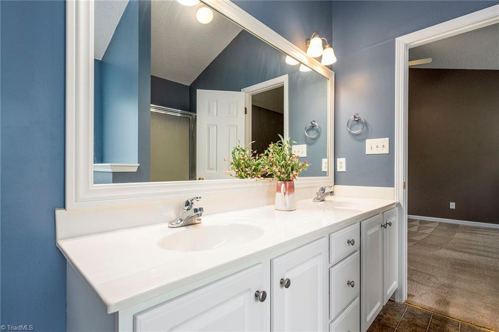 4608 Ridgefall Road Greensboro, NC 27410 - Photo 22 of 38