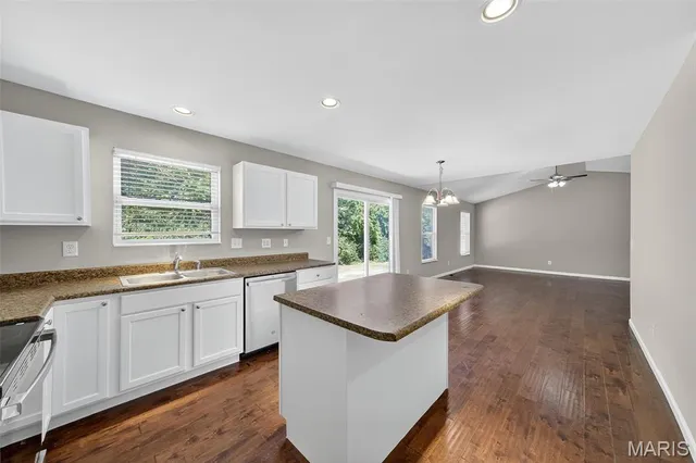 $304,900 | 156 Sweetgum Drive, Troy, MO 63379