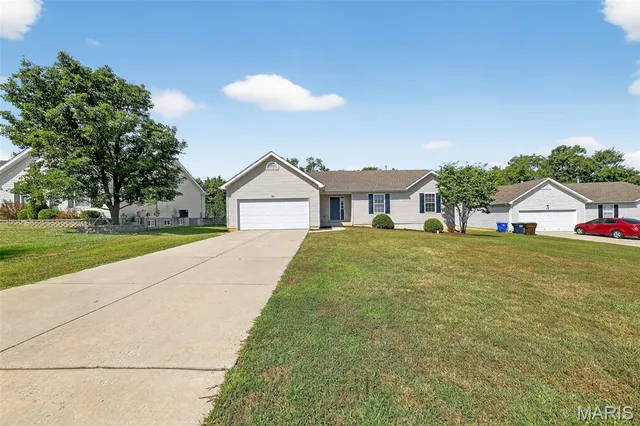 $304,900 | 156 Sweetgum Drive, Troy, MO 63379