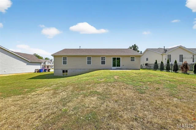 $304,900 | 156 Sweetgum Drive, Troy, MO 63379