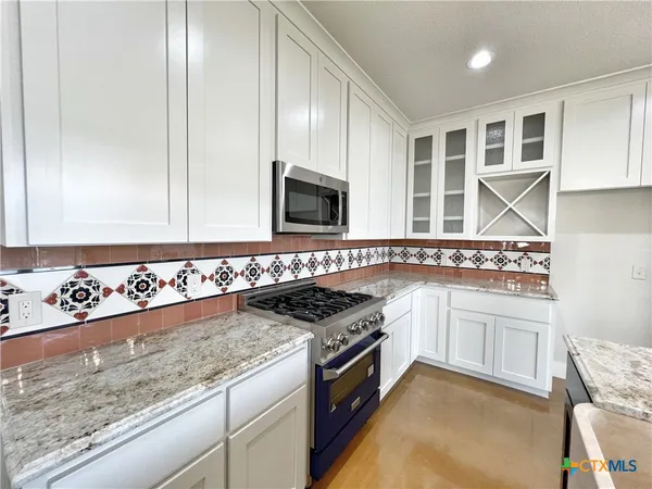 $2,450 | 1690 Gruene Vineyard Crossing, New Braunfels, TX 78130
