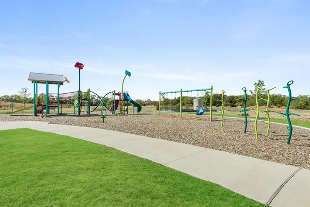 $382,990 | 16521 Boston Ivy Drive, Justin, TX 76247