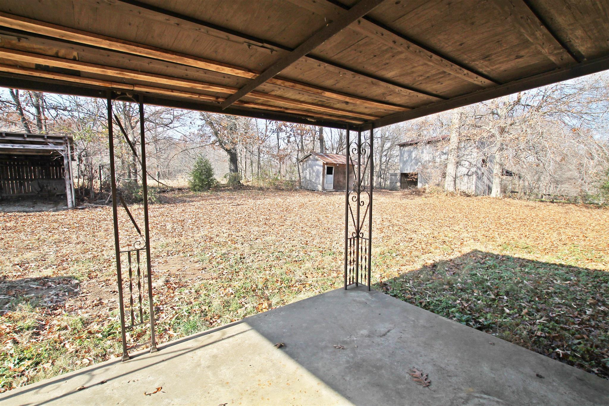3912 Robert Pryor Road Springfield, TN 37172 - Photo 4 of 28 a view of a porch
