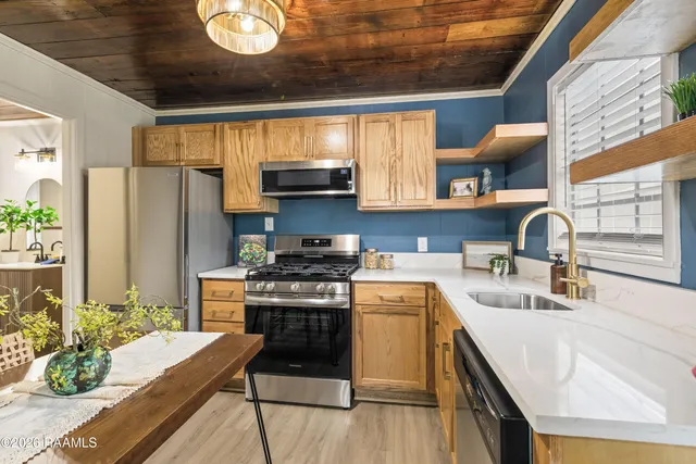 $1,100 | 328 Theodora Boulevard, Unit 1/2, Lafayette, LA 70503