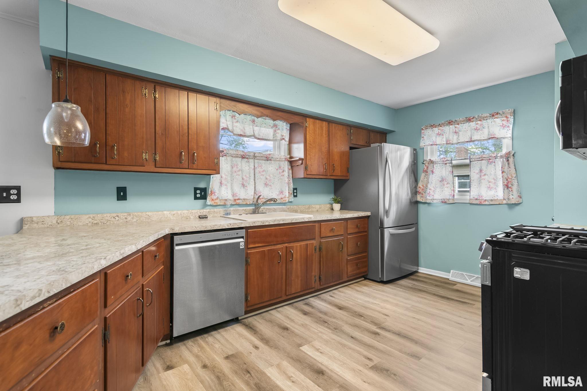 309 Bens Drive Chatham, IL 62629 - Photo 8 of 26