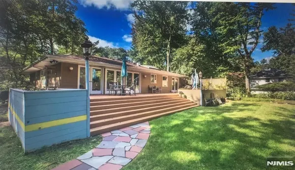 $6,000 | 363 Valley Road, Haworth, NJ 07641