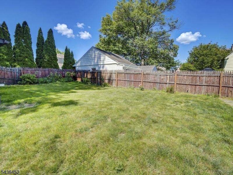 1136 Coolidge Road Elizabeth, NJ 07208 - Photo 23 of 24