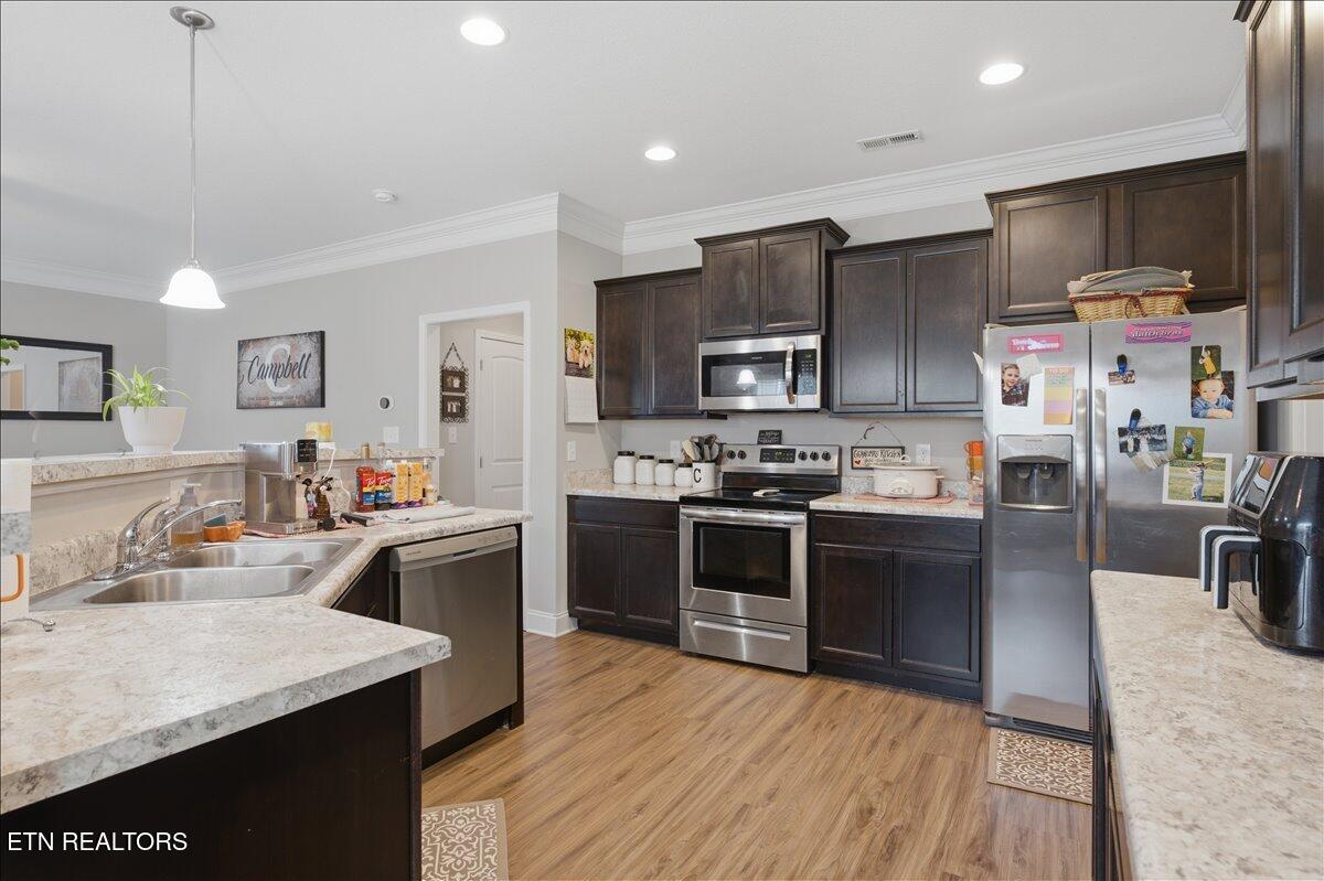 8144 River House Road Knoxville, TN 37931 - Photo 7 of 34 07-Kitchen