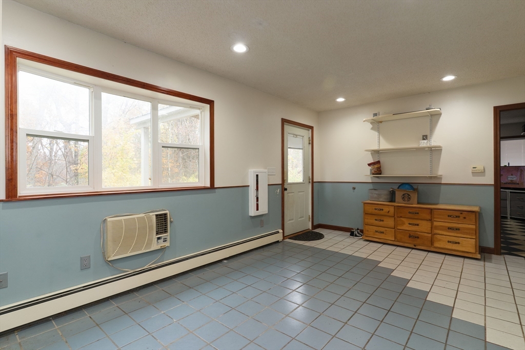 68 Lyon Road West Brookfield, MA 01585 - Photo 34 of 40