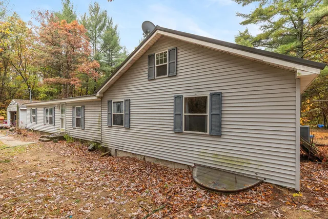 $364,999 | 8233 Beech Avenue, Howard City, MI 49329