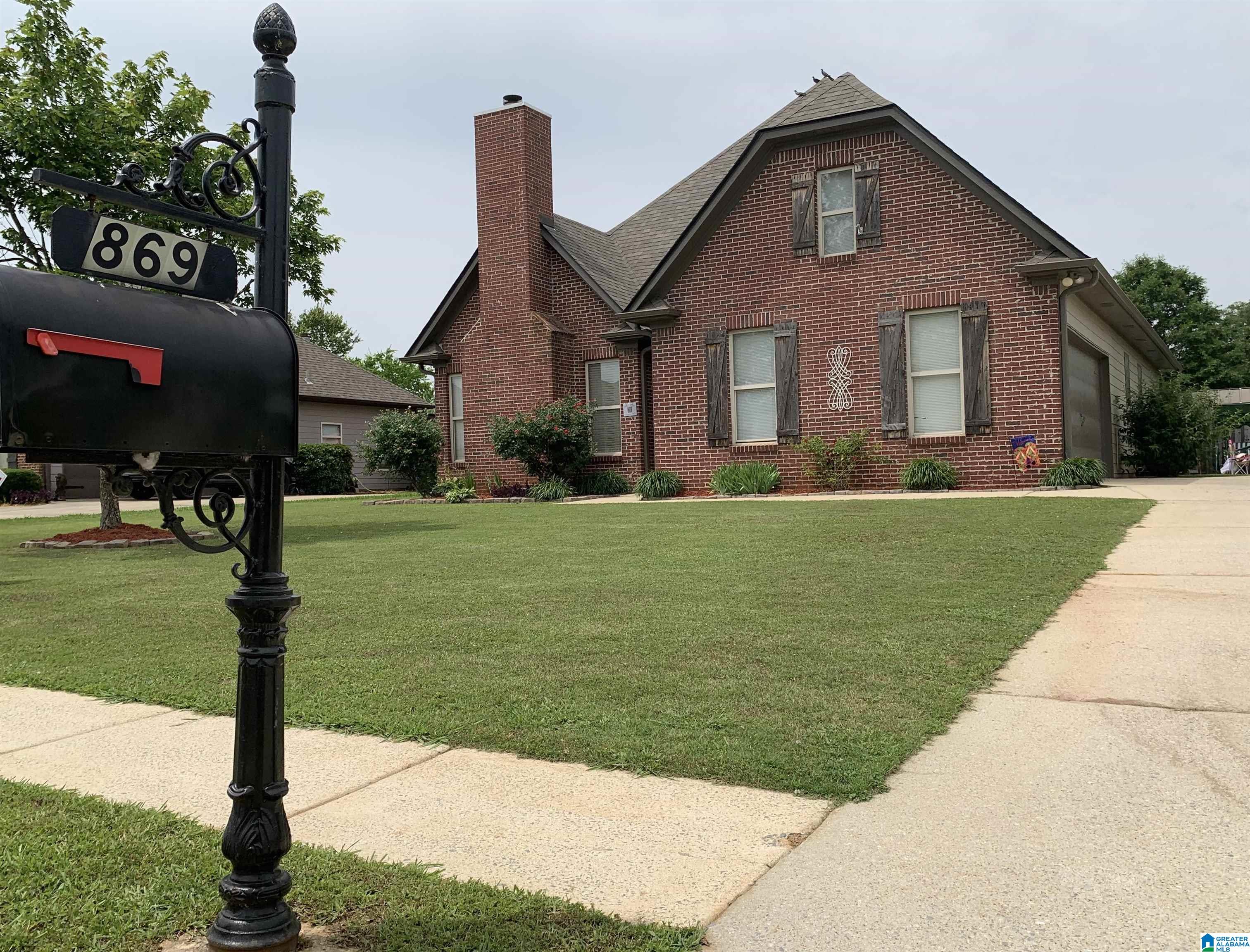 869 Barkley Drive Alabaster, AL 35007 - Photo 2 of 28