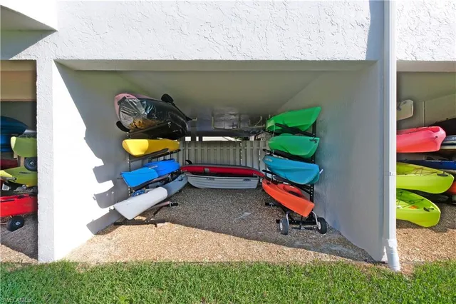 $6,200 | 12945 Vanderbilt Drive, Unit 402, Naples, FL 34110