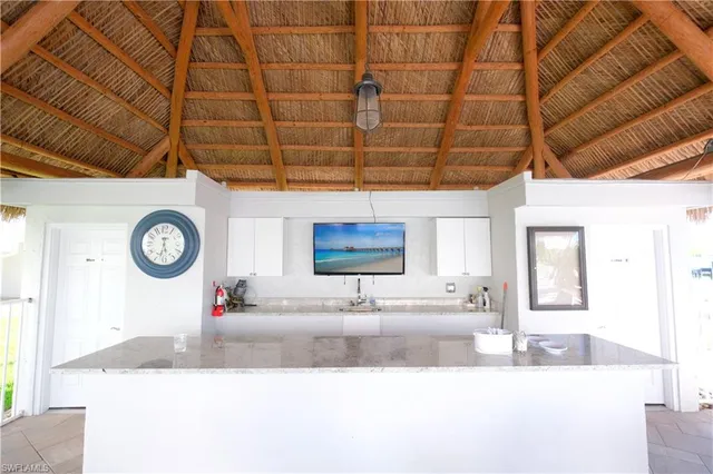 $6,200 | 12945 Vanderbilt Drive, Unit 402, Naples, FL 34110