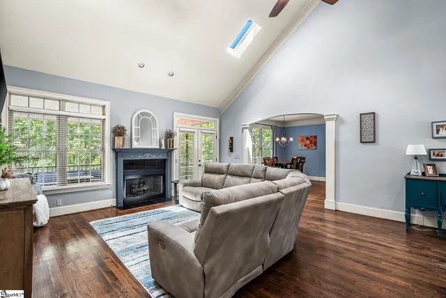 $775,000 | 6 Mendenhall Court, Simpsonville, SC 29681