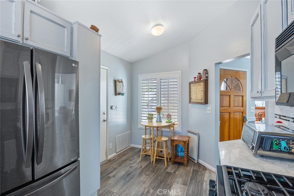 28123 Seco Canyon Road, Unit 94 Saugus, CA 91390 - Photo 13 of 24