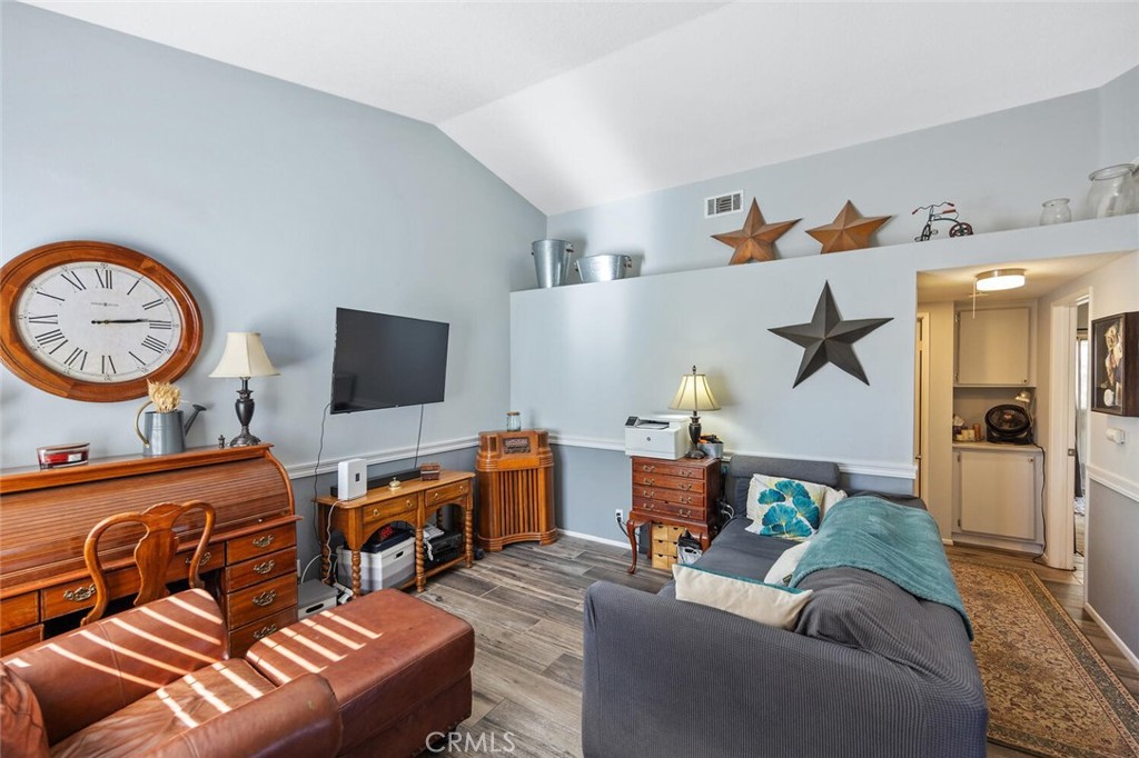 28123 Seco Canyon Road, Unit 94 Saugus, CA 91390 - Photo 4 of 24