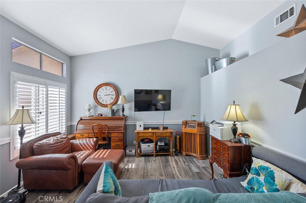 28123 Seco Canyon Road, Unit 94 Saugus, CA 91390 - Photo 5 of 24