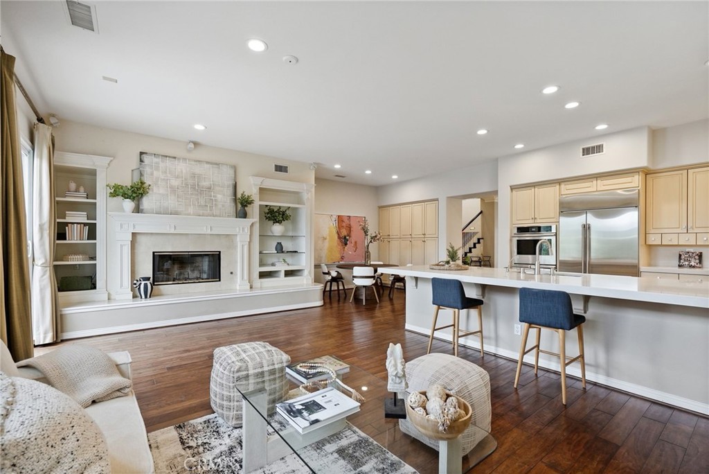 20356 Vía Cellini Porter Ranch, CA 91326 - Photo 16 of 62