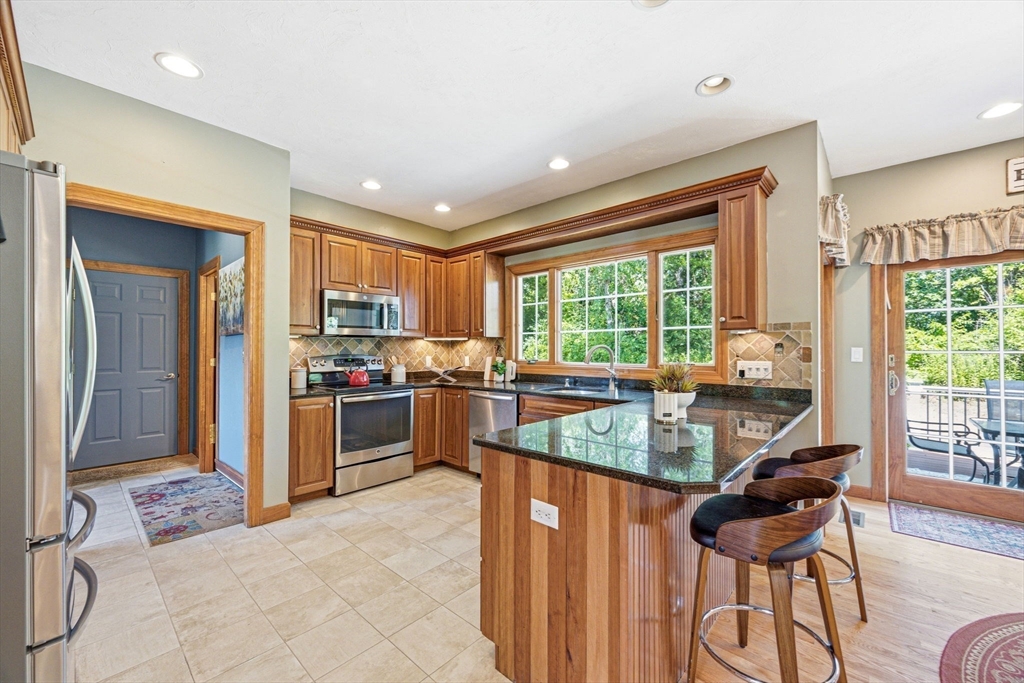 5 Cobb Lane Littleton, MA 01460 - Photo 12 of 41