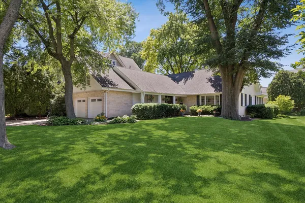 $965,000 | 220 7th Avenue, La Grange, IL 60525
