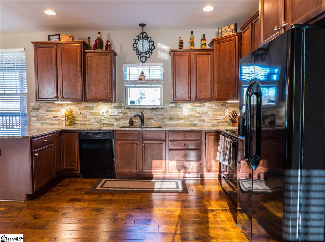 147 Autumn Hill Road Greer, SC 29651 - Photo 11 of 32 Gallery Image 11