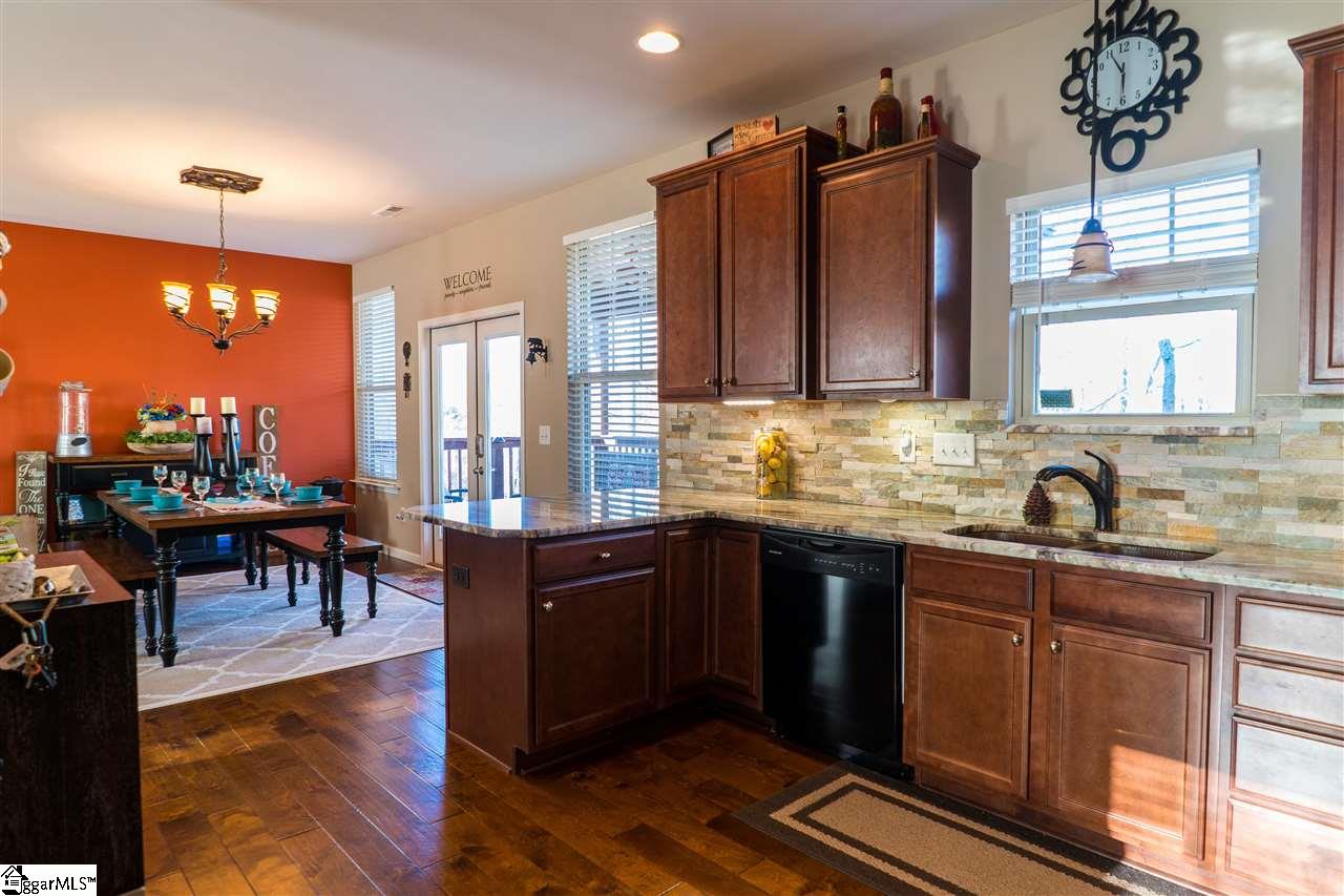 147 Autumn Hill Road Greer, SC 29651 - Photo 12 of 32 Gallery Image 12