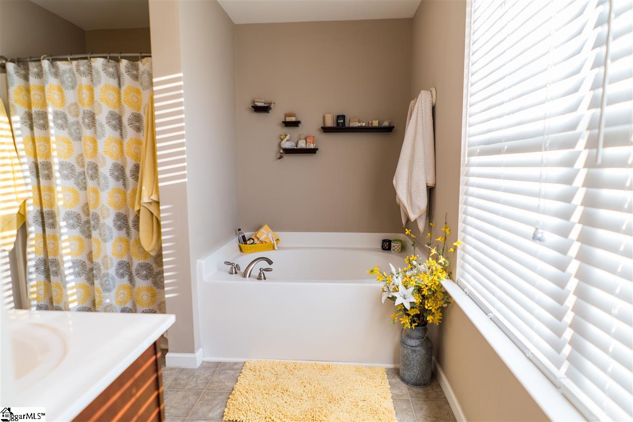 147 Autumn Hill Road Greer, SC 29651 - Photo 26 of 32 Gallery Image 26