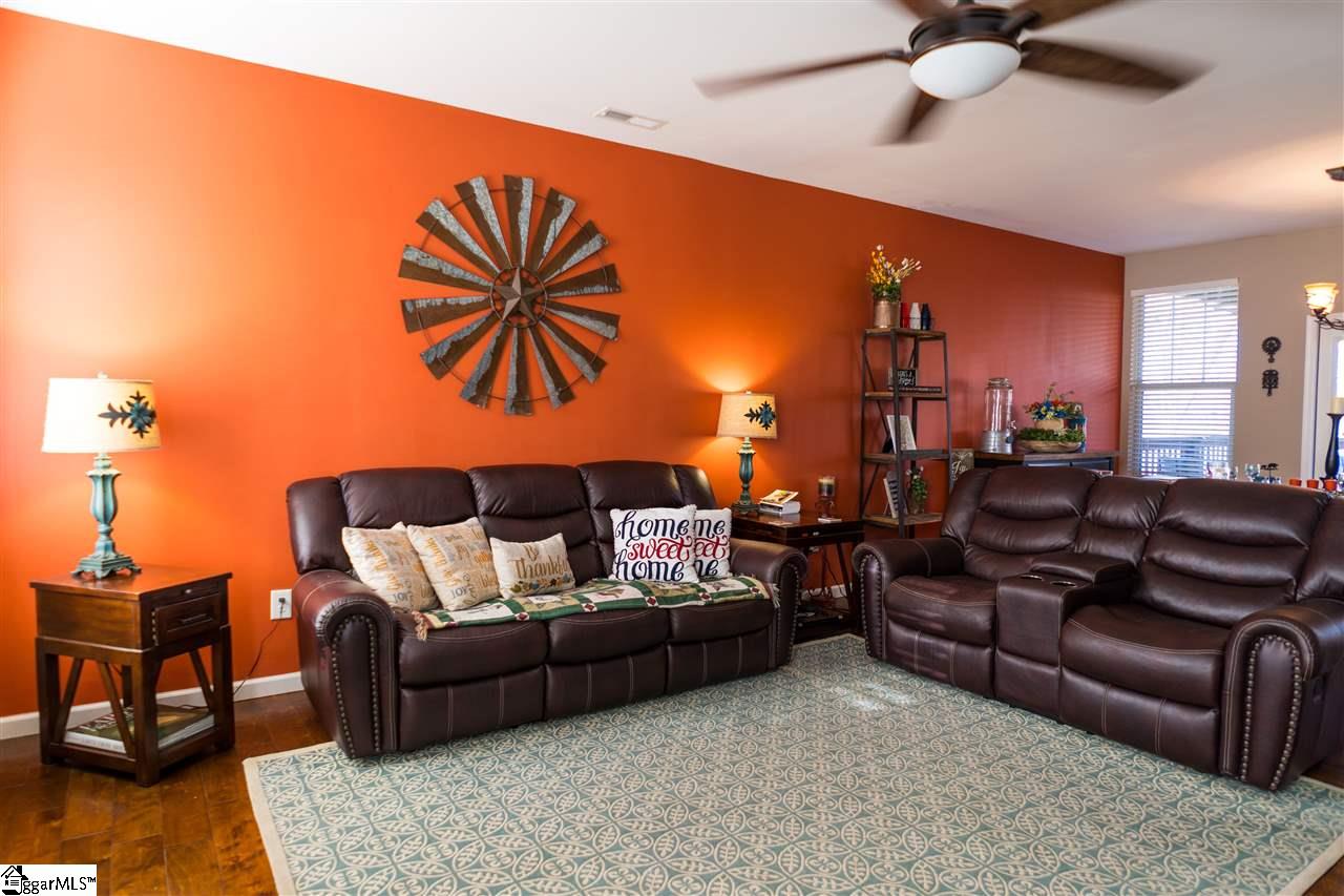 147 Autumn Hill Road Greer, SC 29651 - Photo 5 of 32 Gallery Image 5