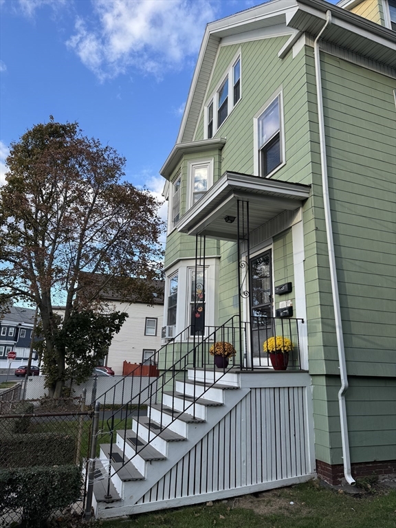 43 Baker Street Lynn, MA 01902 - Photo 3 of 24