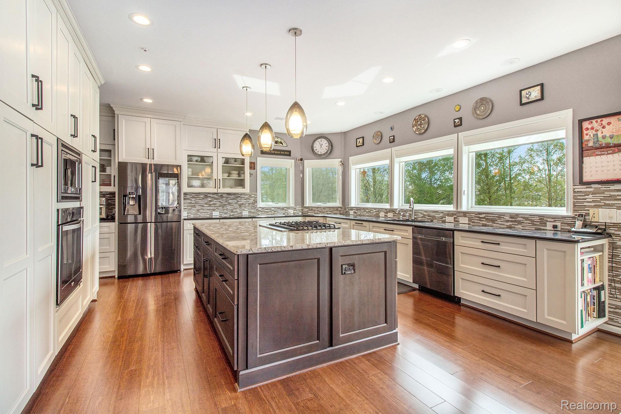 7041 Linden Road Fenton, MI 48430 - Photo 3 of 38 4.jpg