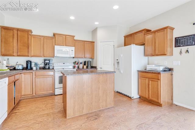 6386 Pilgrimage Road Colorado Springs, CO 80925 - Photo 9 of 29