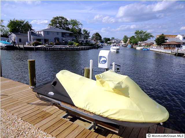 39 Topsail Road Brick, NJ 08723 - Photo 16 of 18 JET SKI LIFT