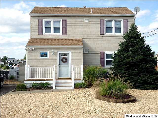 39 Topsail Road Brick, NJ 08723 - Photo 4 of 18 FRONT