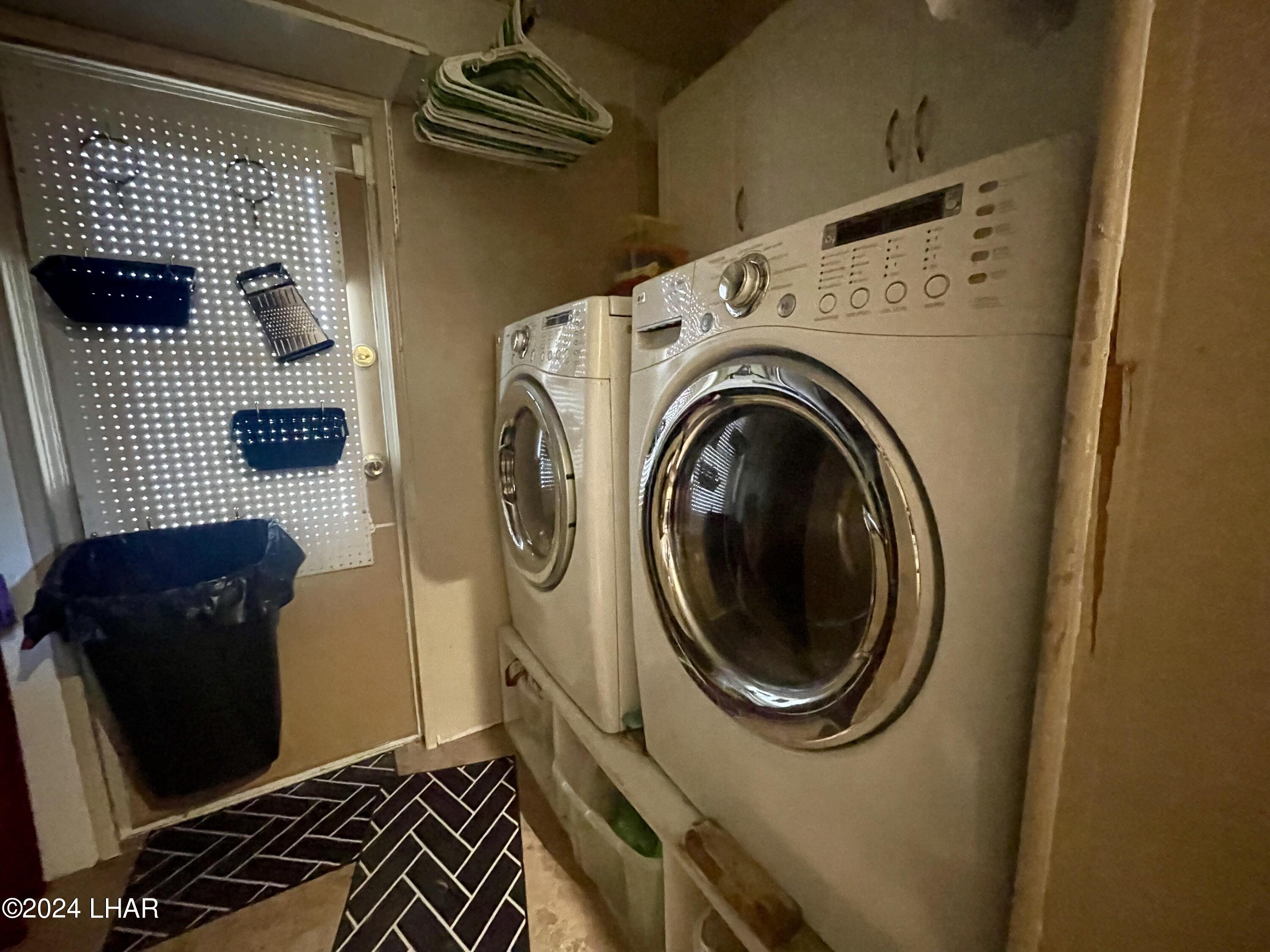 4006 London Bridge Road, Unit 129 Lake Havasu City, AZ 86404 - Photo 13 of 20 Laundry